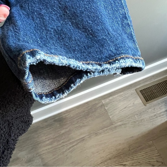 Abercrombie & Fitch 90s Straight Ultra High Rise Medium Wash Blue Jeans - Picture 6 of 11